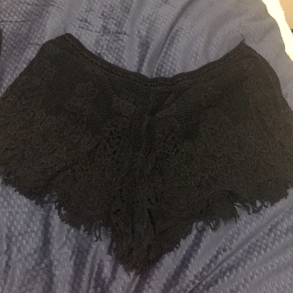Lacey shorts - Picture 2 of 2
